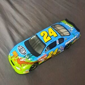 Bugs Bunny Dupont 1:24 Scale Stock Car